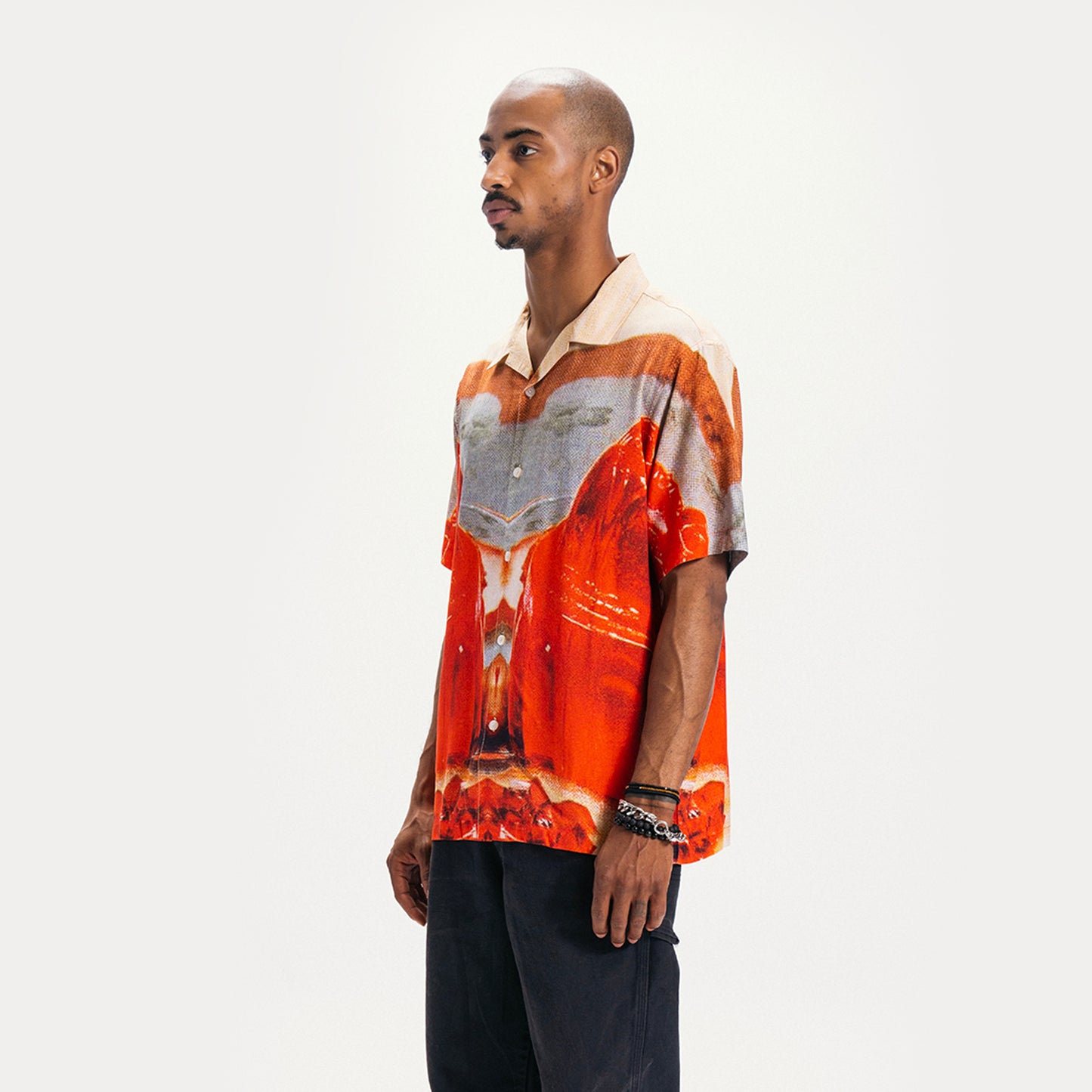 ENTERTAINING SS BUTTON UP