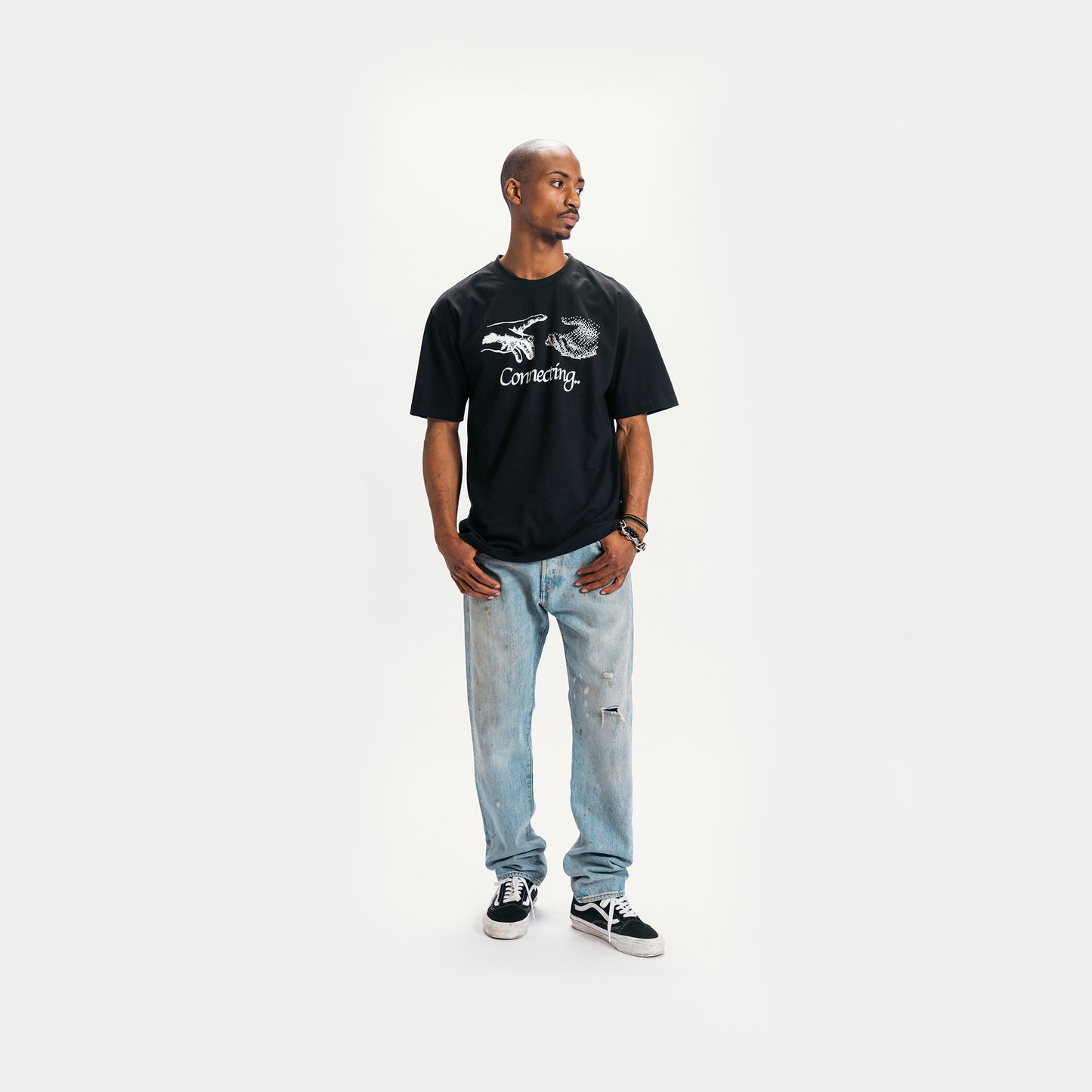 CONNECTING T-SHIRT