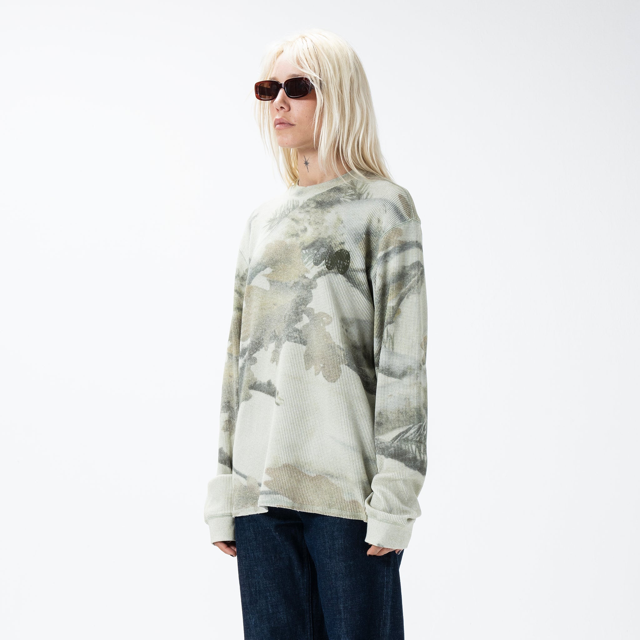MARKET WORLDWIDE THERMAL LONG SLEEVE T-SHIRT