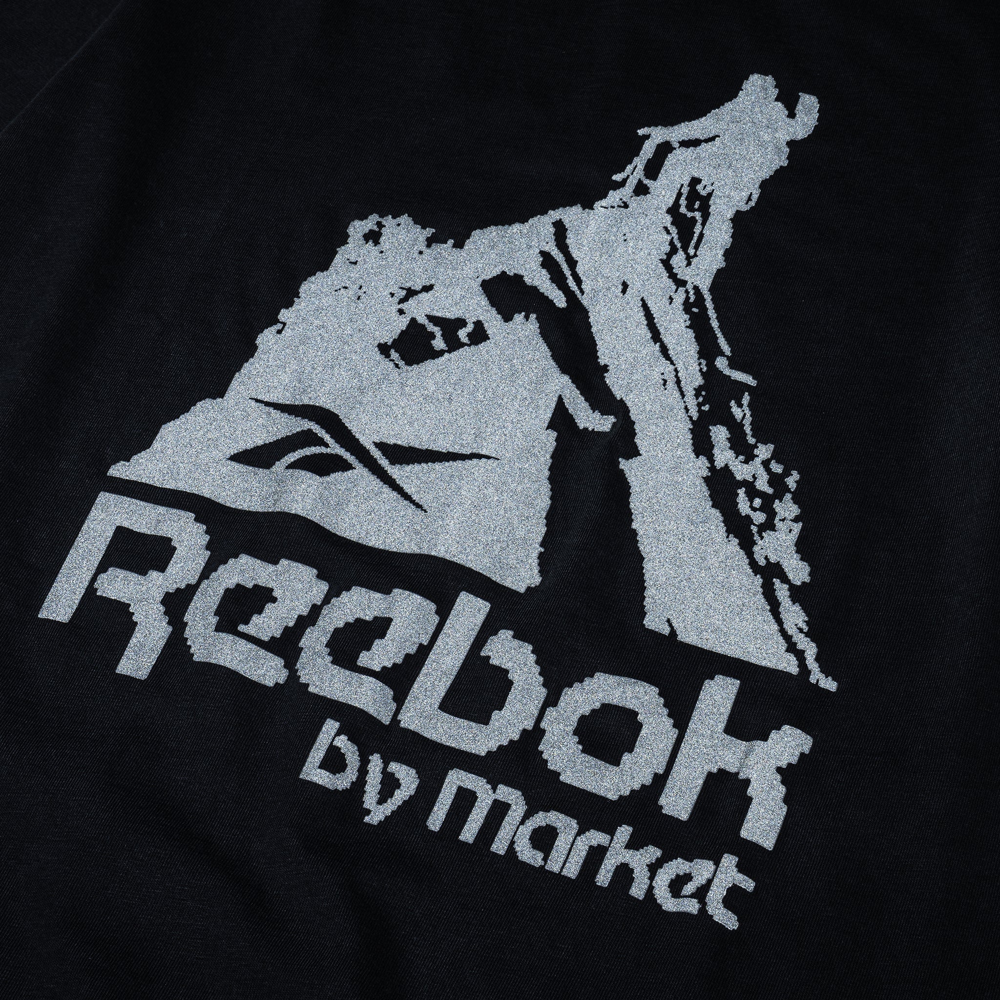 MARKET GRAPHIC TEE
